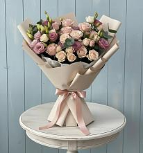 Букет цветов из:  Розы и Лизиантусы в Муслюмово Татарстан