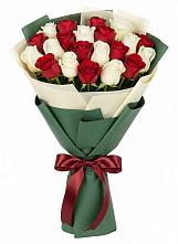 Букет Микс из красных и белых роз в Муслюмово Татарстан
