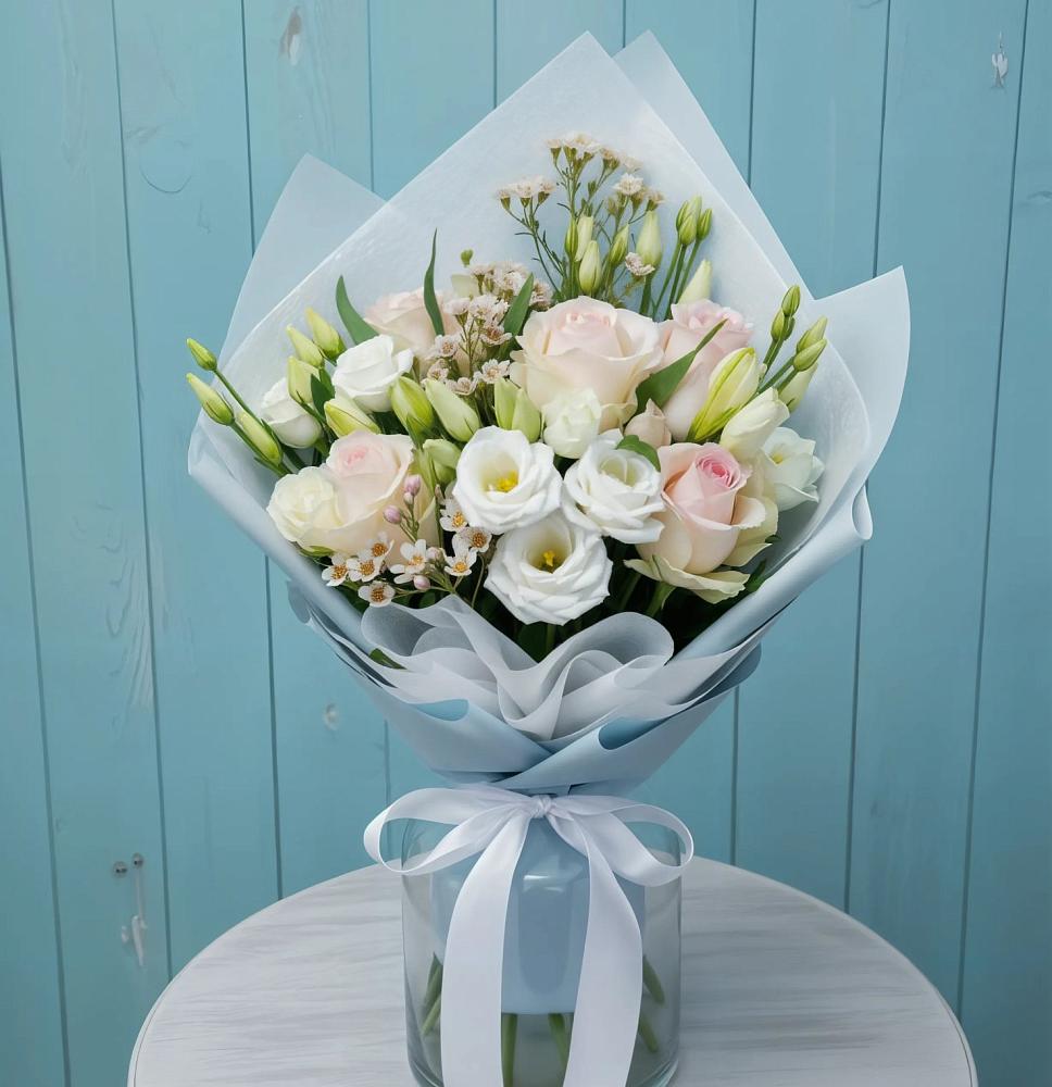 Букет цветов из: Розы и Лизиантусы в Муслюмово Татарстан