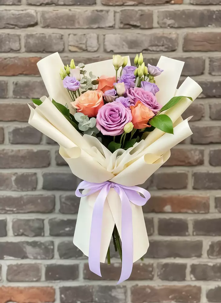 Букет цветов из: Лизиантусы и Розы в Муслюмово Татарстан