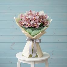 Букет цветов из:  Орхидеи и Розы в Муслюмово Татарстан