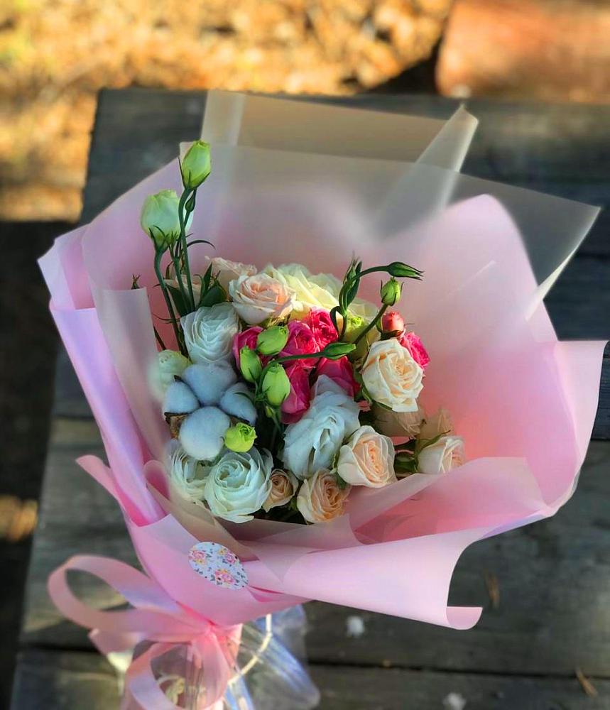 Букет цветов из: Розы и Лизиантусы в Муслюмово Татарстан