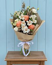 Букет цветов из:  Альстромерии, Лизиантусы, Розы и Хризантемы #REPLACE_PRED# Муслюмово Татарстан