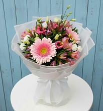 Букет цветов из:  Герберы, Альстромерии и Лизиантусы в Муслюмово Татарстан