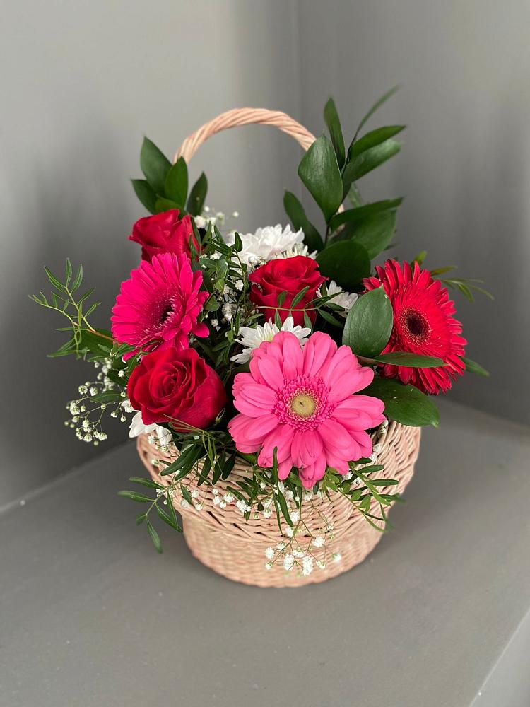 Цветочная композиция из Розы, Хризантемы и Герберы в корзине в Муслюмово Татарстан